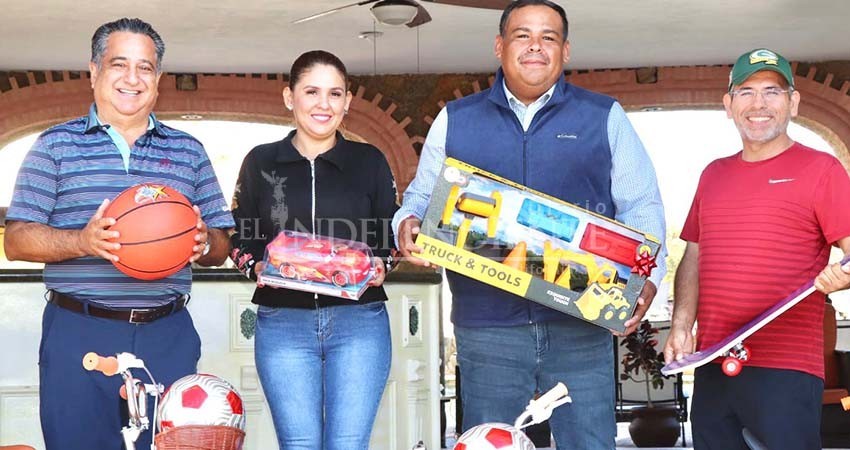 Empresarios realizan donación de 150 juguetes para la niñez de Cabo San Lucas