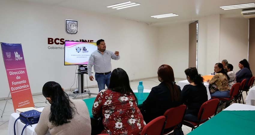 Recibieron 910 empresarios capacitaciones del Ayuntamiento La Paz sobre negocios y finanzas