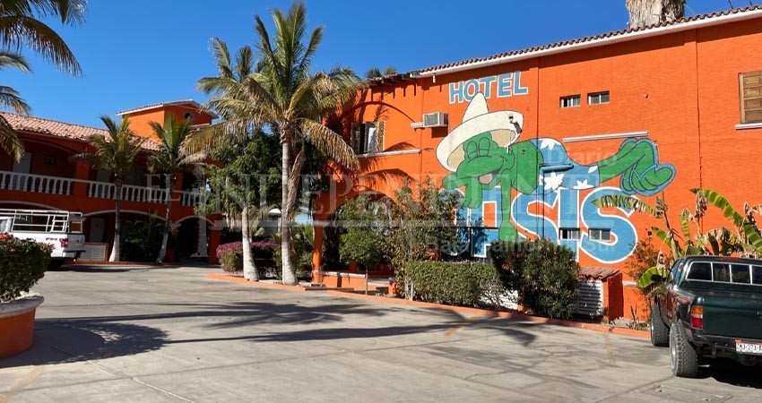 Se llevó a una chica de un bar y terminó asaltado y desnudo