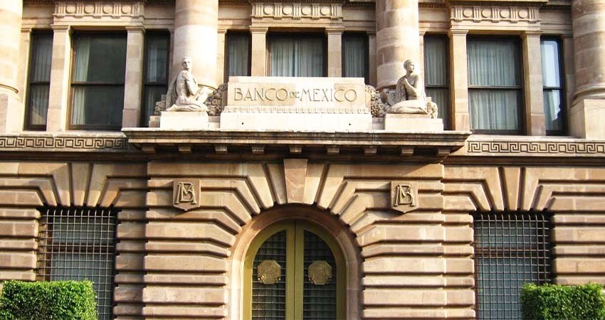 Banxico eleva 50 puntos a la tasa de interés; la fija en 11.00%