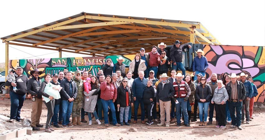 Entrega Castro Cosío unidad tipo tractor para la comunidad de San Francisco de la Sierra