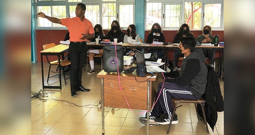 Imparte Dirección de Juventud Pláticas de Violencia de Género en Secundarias