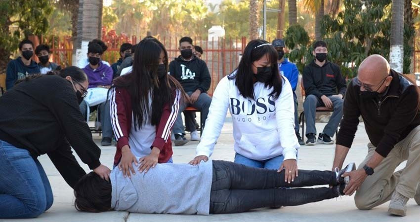 Imparte Protección Civil capacitaciones en el Telebachillerato de El Pescadero