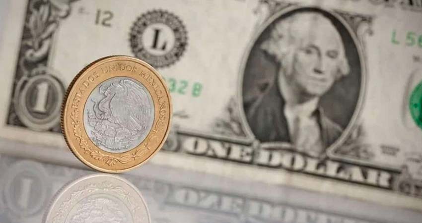 El peso mexicano rompe otro récord, alcanza las 18.01 unidades por dólar