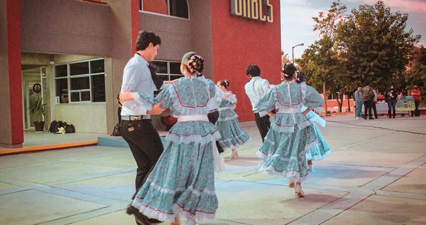 Invita UABCS a taller de danzaterapia