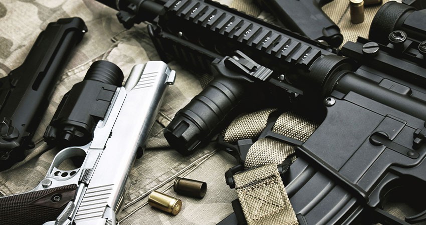 Dos personas detenidas en USA por intentar enviar 90 armas al cartel mexicano