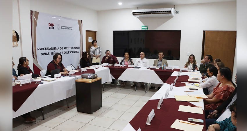 Autoridades realizan sesión del consejo estatal de adopciones
