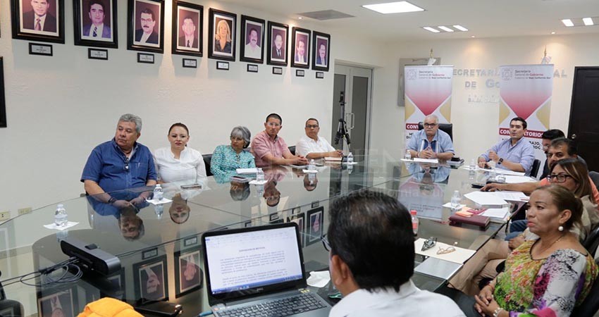 La Comisión Permanente de Cultura y Artes, presentó a los 5 Aytos de BCS la iniciativa de ley para Artesanos