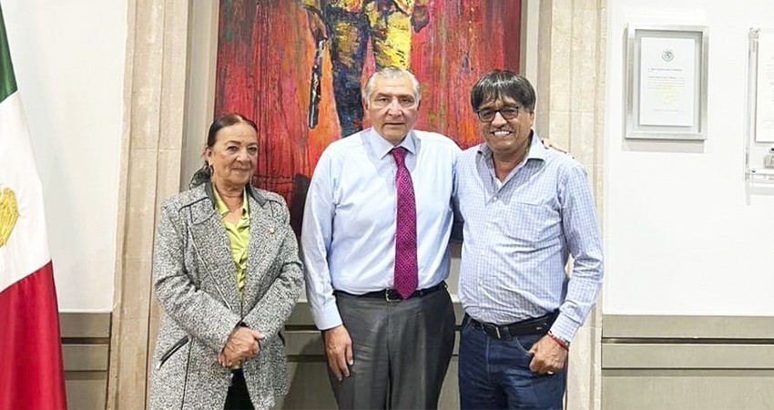 Nueva desaladora, tenencia de la tierra y avenida Tamaral los temas tratados por el alcalde en la SEGOB