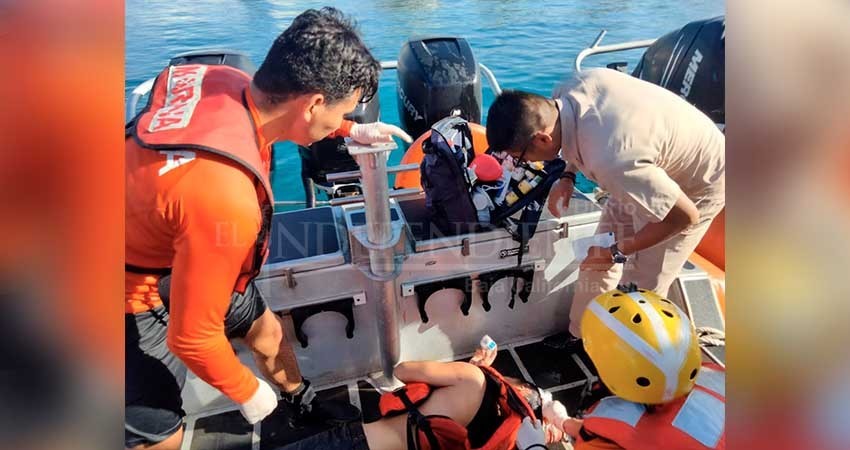 Rescata SEMAR a hombre accidentado en CSL en zona rocosa