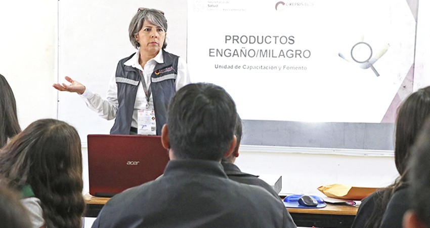 Sensibiliza COEPRIS a estudiantes sobre riesgo de consumir productos engaño