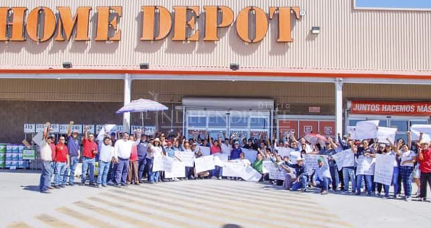 Se manifiestan en CSL trabajadores de The Home Depot