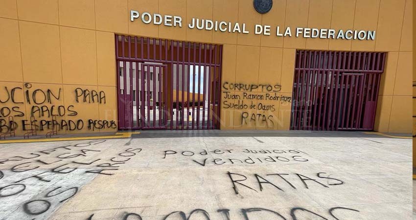 Trabajadores del Hotel Los Arcos, vandalizan Poder Judicial de la Federación