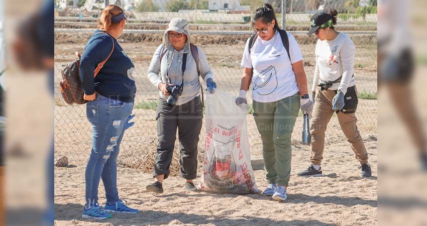 Se suma el Ayuntamiento de La Paz a la jornada de limpieza en la playa La Posada