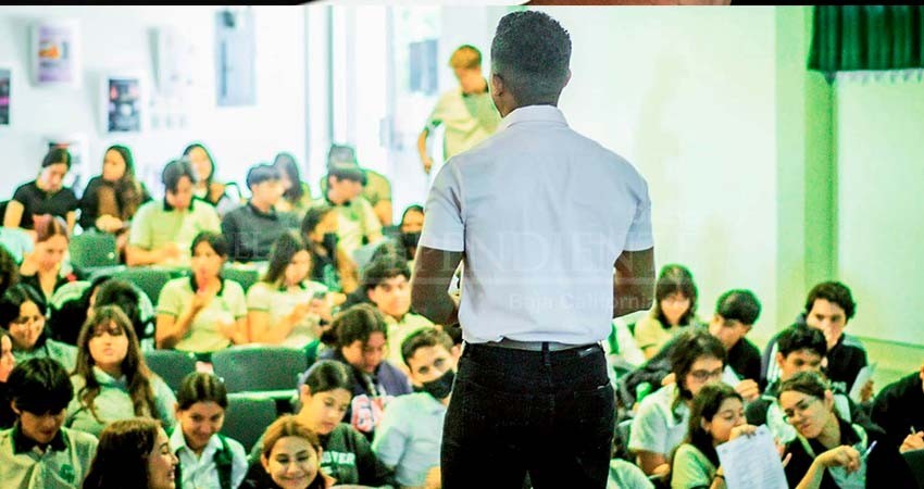 Imparten pláticas a jóvenes sobre prevención de adicciones