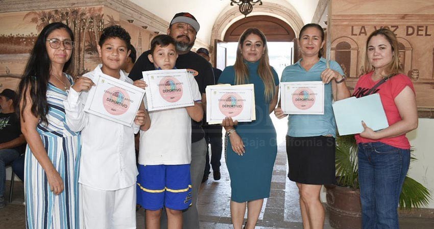 Continua Ayto Los Cabos apoyando a más familias con la entrega de ayuda social