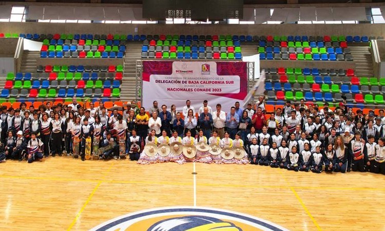 Abandera el gobernador de BCS delegación que participará en Juegos Nacionales CONADE
