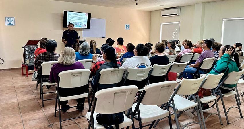 Capacita el H. Cuerpo de Bomberos de CSL al personal de los Centros de Atención Infantil