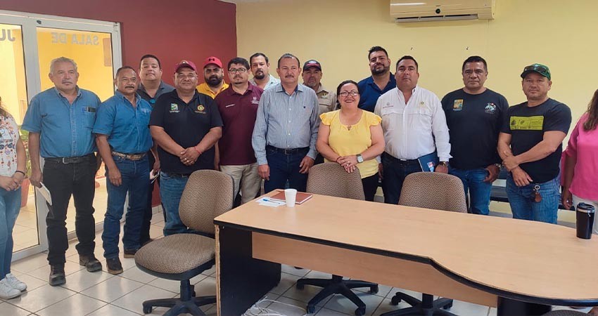 Instituciones gubernamentales coordinan estrategias preventivas contra incendios de palmares en Santiago