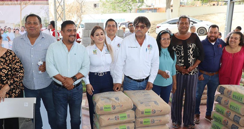 200 personas beneficiadas con la entrega de apoyos sociales del XIV Ayuntamiento de Los Cabos