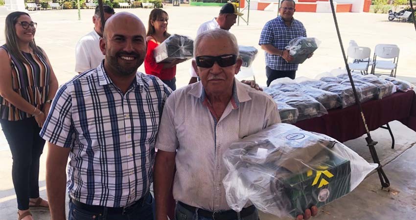 Entrega Servicios Públicos uniformes a personal operativo en Los Planes