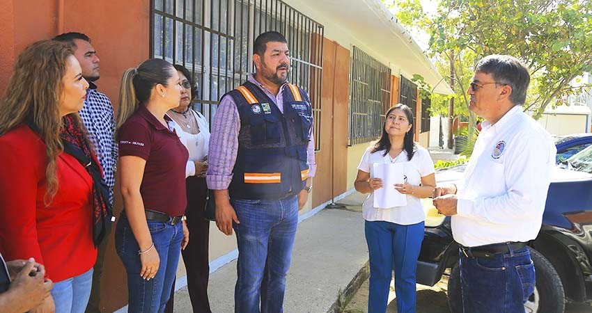 Ratifica Leggs Castro su compromiso con la educación