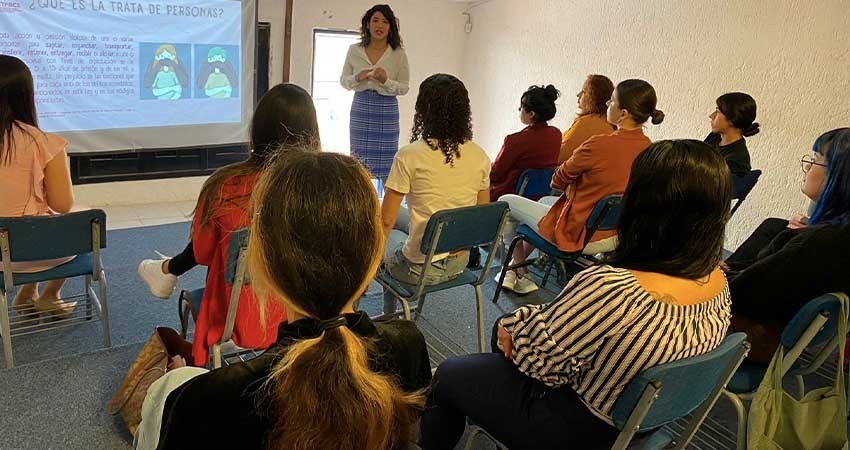 Mantiene comisión para prevenir y erradicar la trata en BCS capacitación en escuelas
