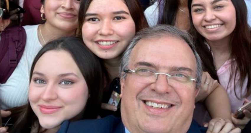 Marcelo Ebrard asegura que el progresismo va de la mano con el feminismo