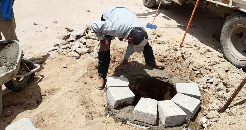 Coloca OOMSAPAS La Paz 26 tapas de alcantarilla en colonia La Fuente