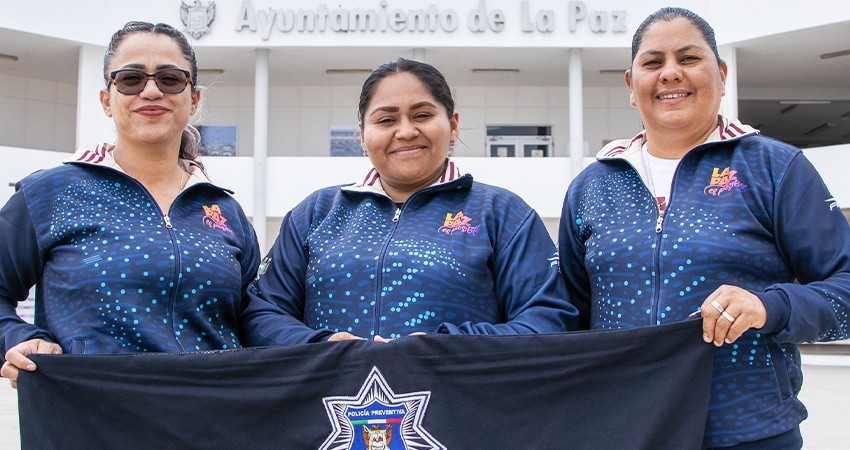 Policías municipales de La Paz viajan a China para realizar un seminario en Materia Policial