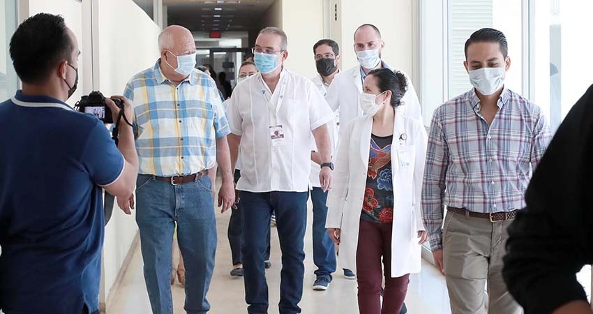 Entrega el gobernador Castro Cosío mobiliario al hospital Juan María de Salvatierra