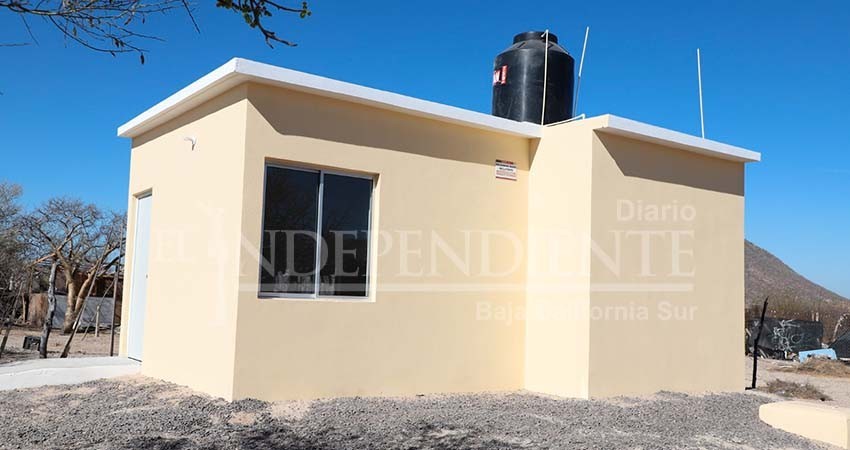 SEDIF e INVI entregan recámara con baño incluyente en colonia ampliación Márquez De León