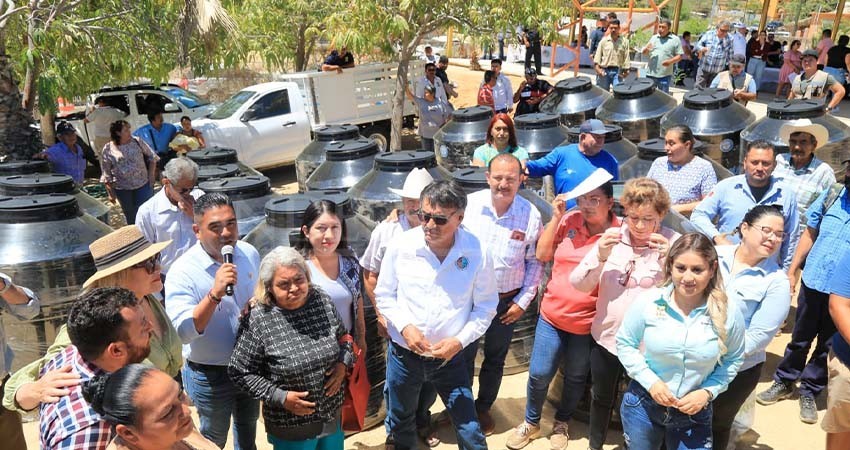 300 atenciones directas y más de 20 apoyos asistenciales brindó el Ayto Cabos durante la 19na Audiencia Pública celebrada en Buena Vista