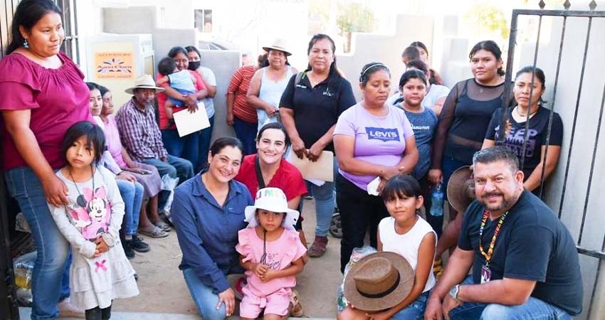 Entregan apoyos alimentarios a 20 familias en Los Planes