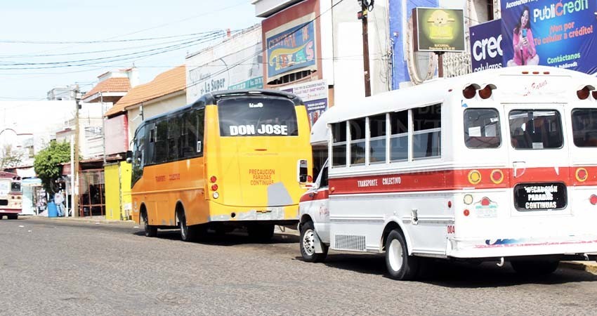Presentan proyecto de renovación de unidades las transportistas de La Paz