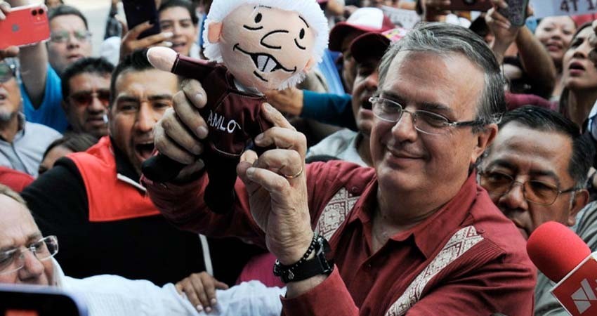 “Sonrían, nos va a ir requete bien y todo va a estar bien”: Ebrard