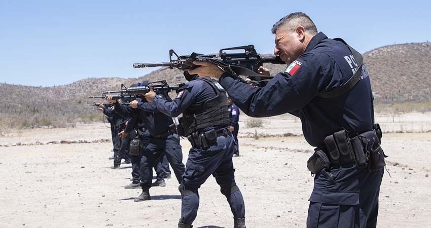 282 agentes preventivos de La Paz reciben capacitación en armamento y tiro