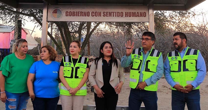 Entrega el alcalde Leggs Castro nuevo alumbrado del tramo del puente Aeropuerto-Santa Anita