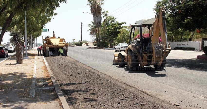 Inician obras de repavimentación en otro tramo del bulevar Forjadores y Agustín Olachea