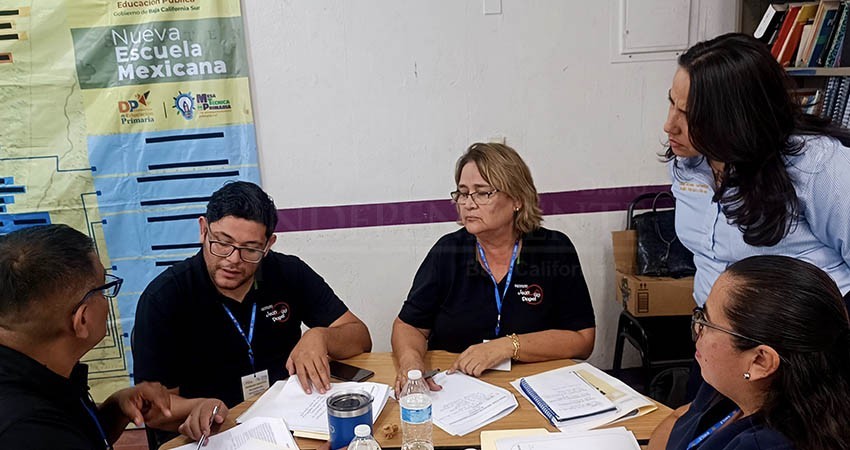 Imparten a docentes de primaria taller de análisis sobre la Nueva Escuela Mexicana