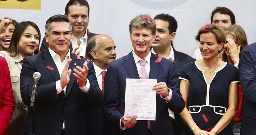 En su registro De la Madrid Cordero defiende al PRI tras desbandada