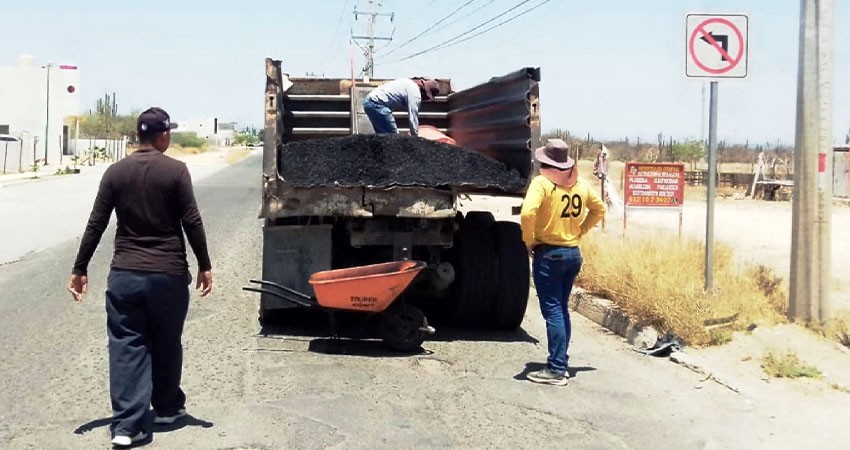 Continúa Servicios Públicos con el programa de bacheo en la ciudad y comunidades