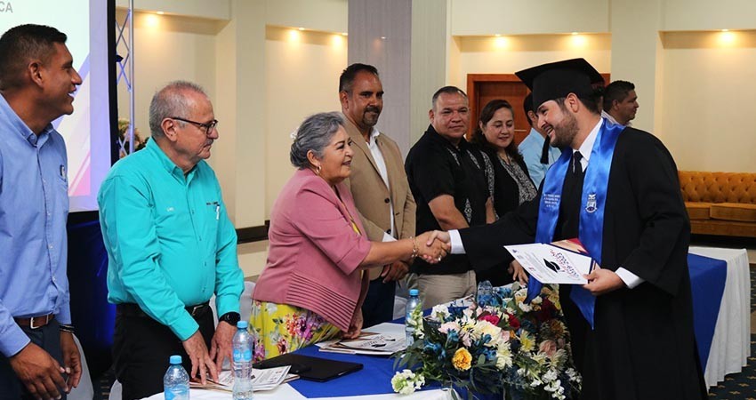 Egresa de la ESCUFI la Generación 2019-2023