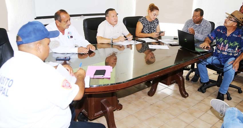 Coordinan esfuerzos Ayuntamiento Los Cabos y la IP para llevar a cabo tareas de bacheo