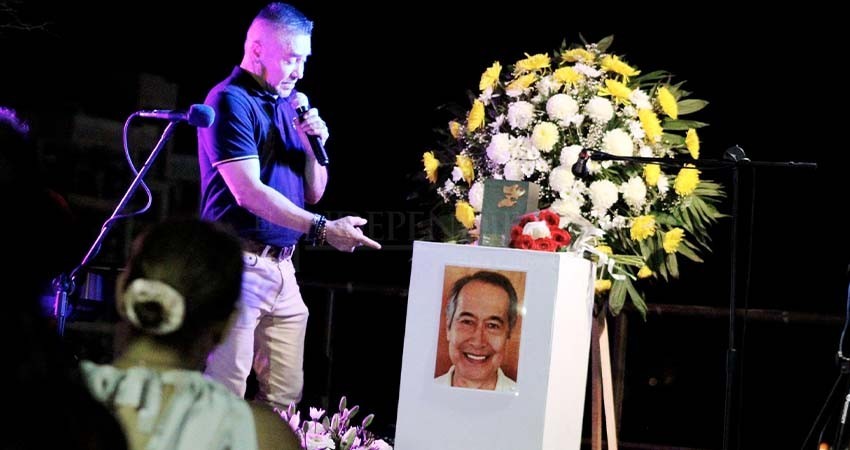 Brindan homenaje póstumo al artista Serrano Young