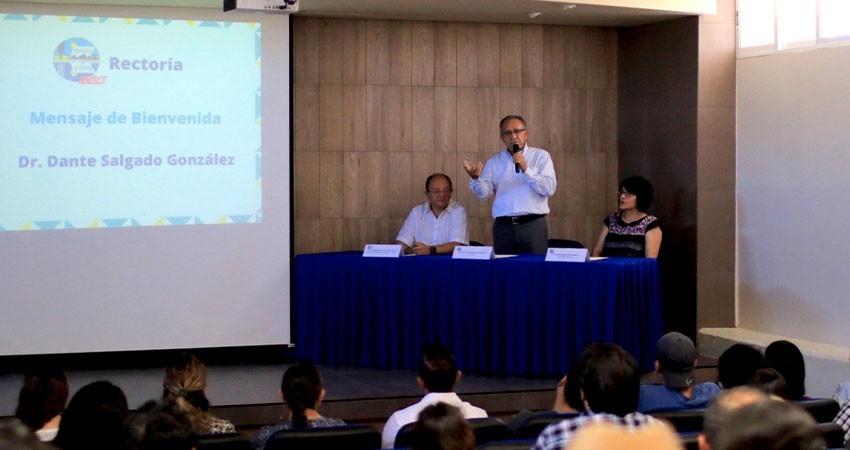 Reciben en la UABCS a estudiantes de nuevo ingreso al posgrado