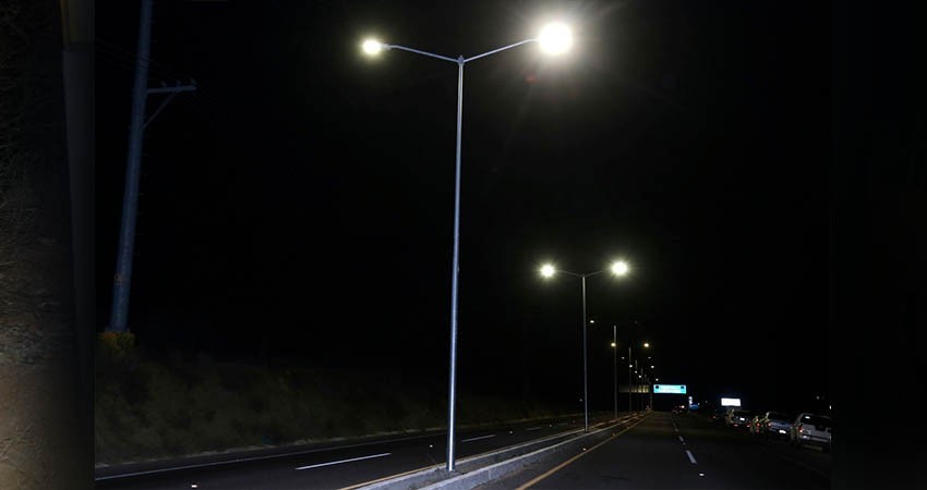 Instala Ayto Los Cabos nuevas luminarias en la carretera Transpeninsular