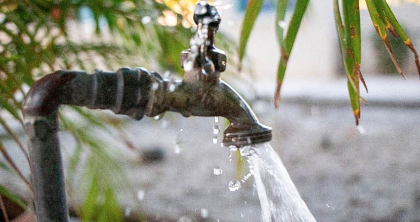 105 colonias contaron con servicio de agua potable por red, OOMSAPAS La Paz