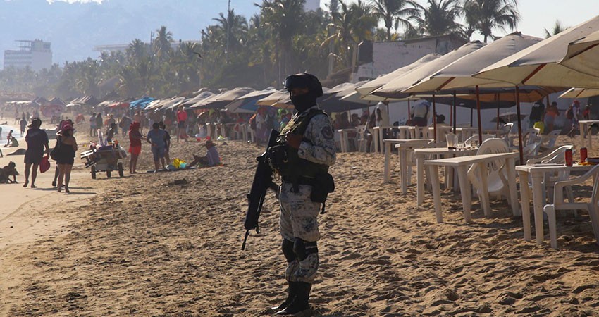 Ola de violencia azota turismo en playas de Acapulco