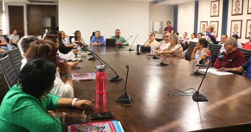 Comparten experiencias de la nueva escuela mexicana docentes michoacanos y de BCS